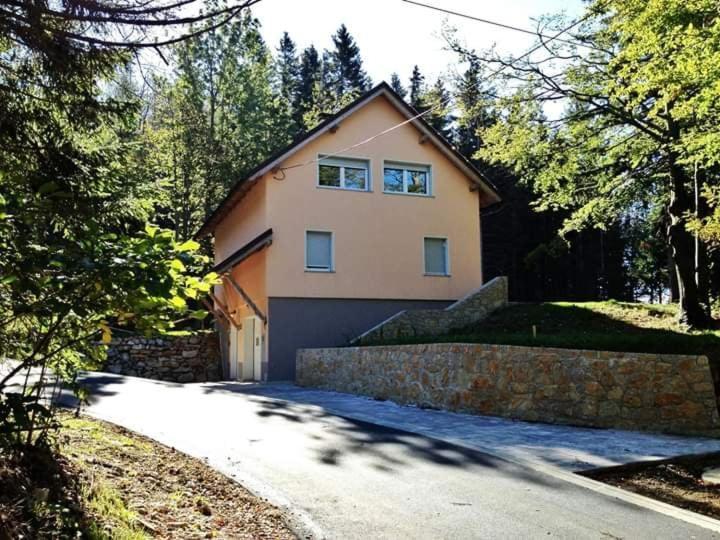 Apartmaji Velikonja Ajdovščina Eksteriør billede